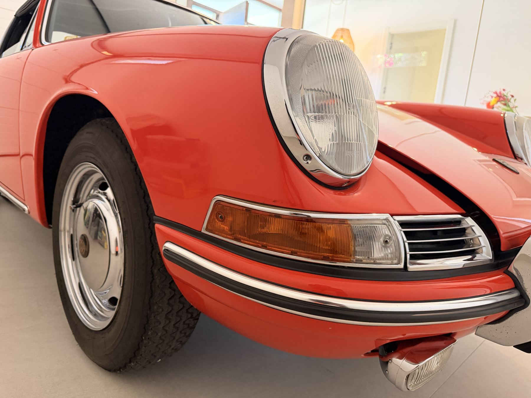 Round headlamp and indicator